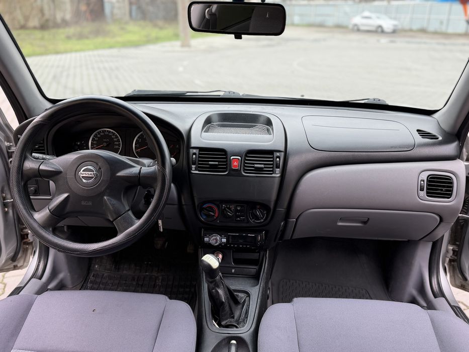Nissan Almera 2004