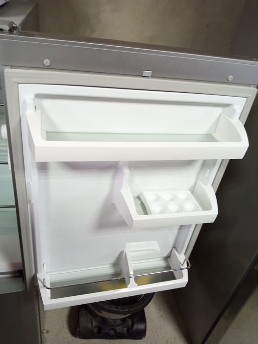 Liebxer холодильник 1.30 см висоти