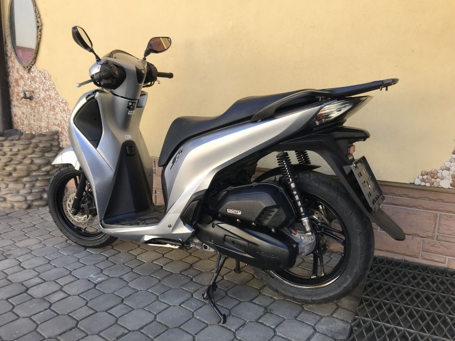 з документами HONDA SH 125 рік 2017    ne sh 150 sh300 sh350