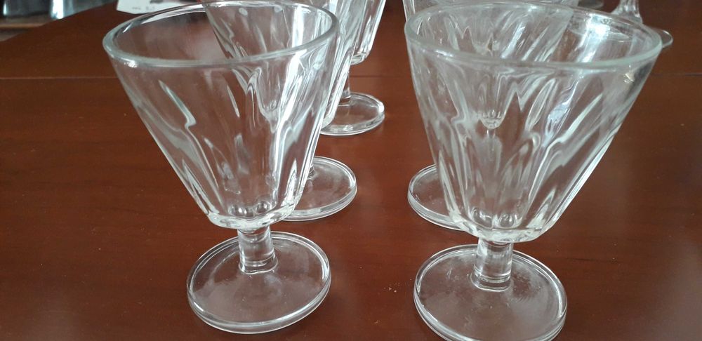 Cálices (6) de licor impecáveis e antigos
