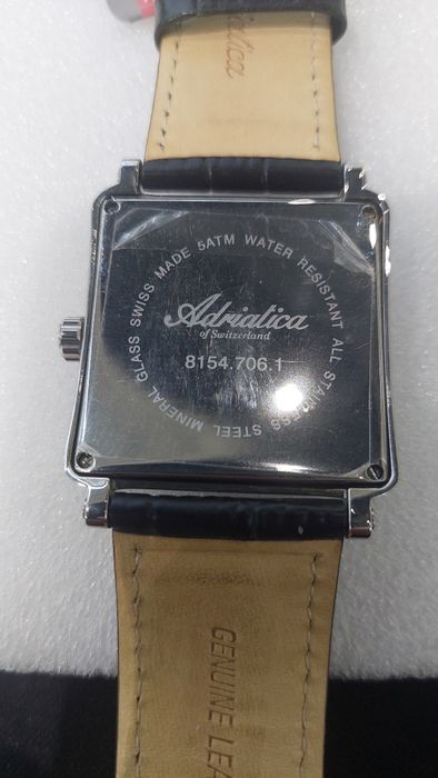 Часы швейцарские Adriatica 8154.706.1