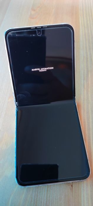 Samsung Z Flip 5 8gb/256gb Pink Gold com skin autocolante + Extras