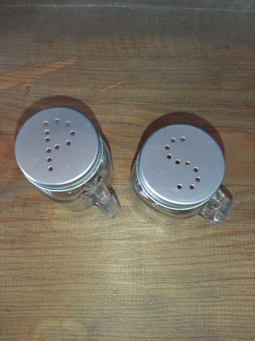 Conjunto saleiro e pimenteiro