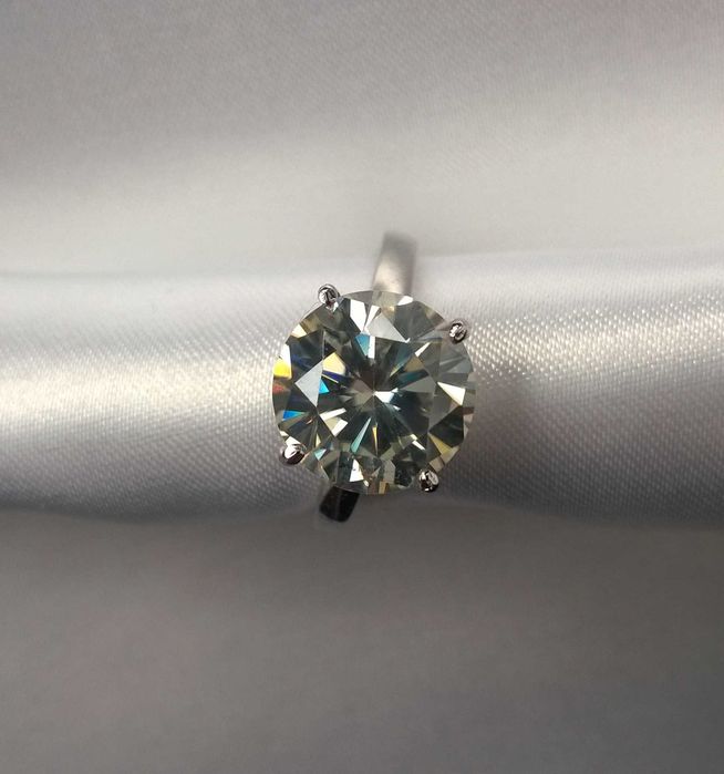 5 CT  VVS1 srebrny pierścionek z moissanitem  R 16.5