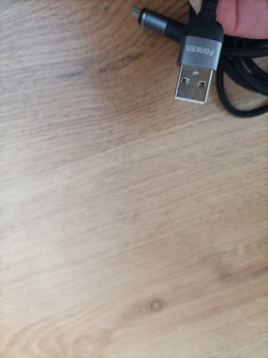 Kabel do ładowania telefonu magnetyczny na magnes