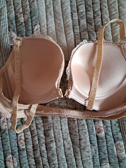 Бюстгалтер застібка спереді 85 С