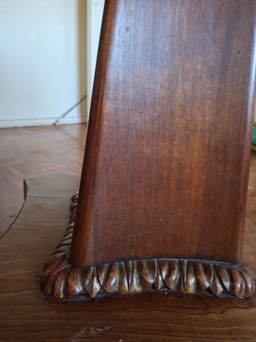 Mesa estilo Império