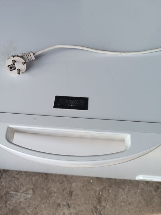 Морозильная камера Zanussi на 300л.