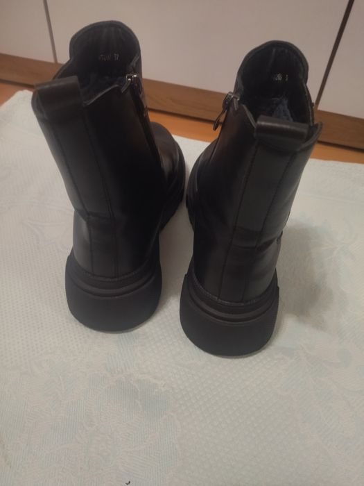 Жіночі зимові челсі