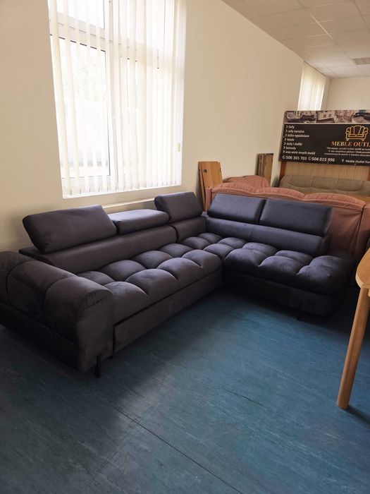 Sofa narożna z regulowanymi zagłówkami oraz z funkcją spania