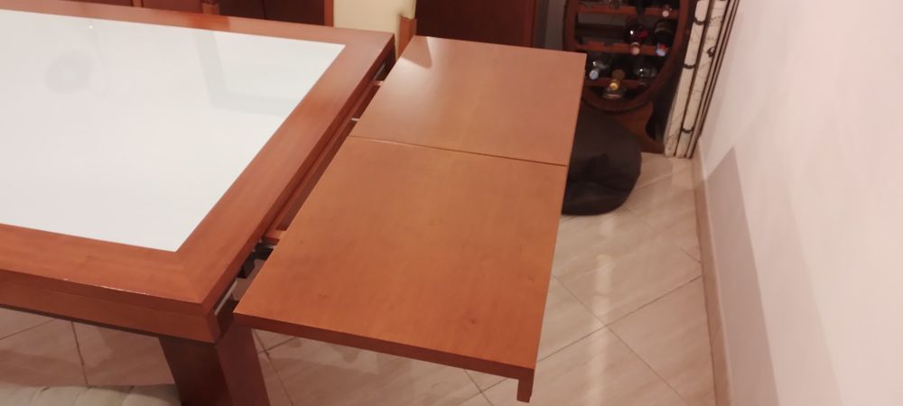 Mesa e estante de cerejeira com 4 cadeiras