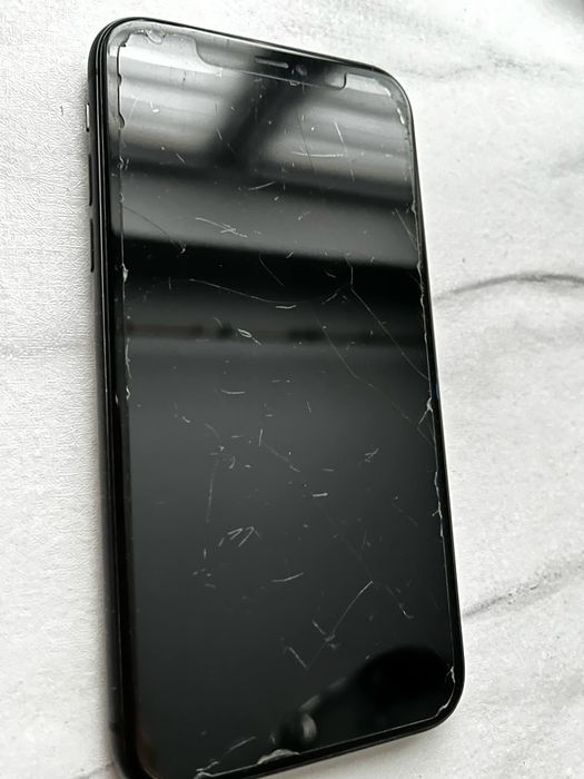 iPhone 11 bez blokady icloud