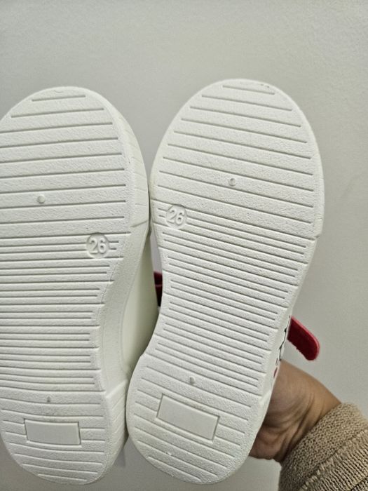Hello Kitty Buty dla dziewczynki na rzepy rozm 26