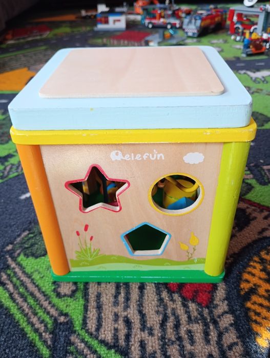 Kostka interaktywna dla dziecka