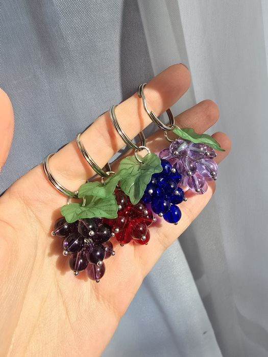 Brelok handmade - jasnofioletowe winogrono