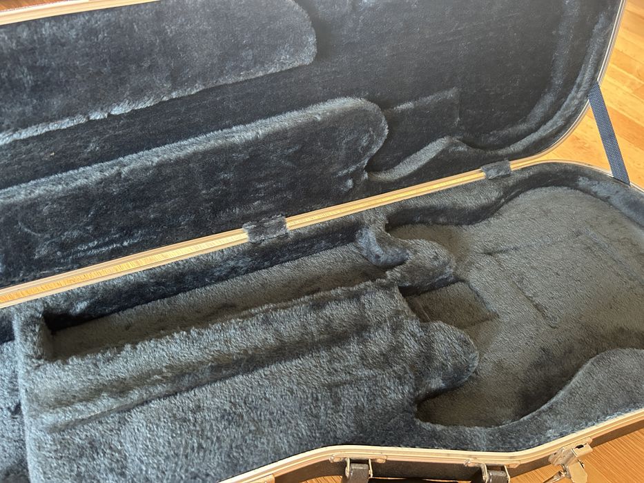 Estojo rigido para guitarra Stratocaster