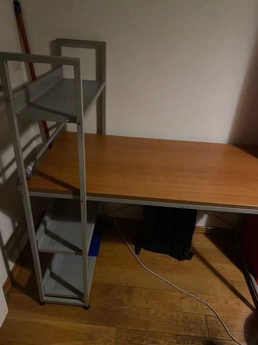 Secretária  em madeira