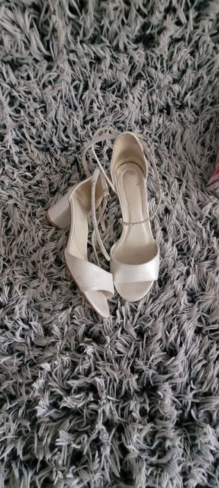 Sprzedam buty ślubne