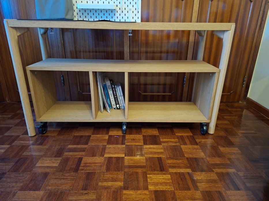 Conjunto Secretária e Estante IKEA RÅVAROR (Edição Limitada)
Descrição: