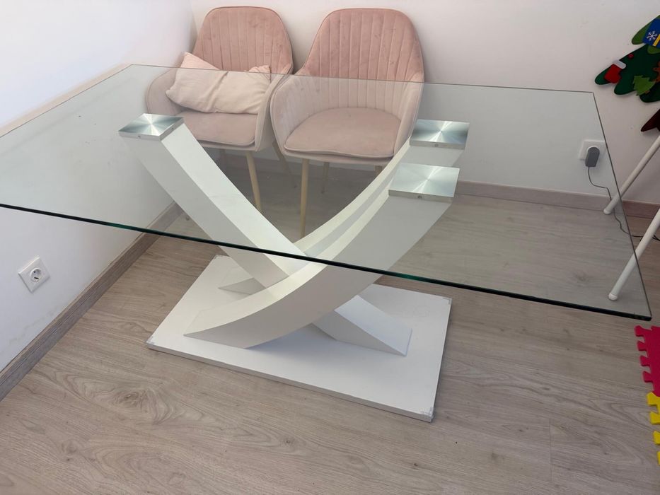 Mesa de jantar em vidro