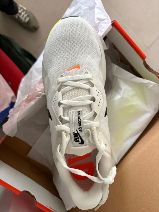 Nike Structure 26 novo - tamanho eur 42