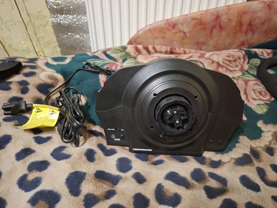 Thrustmaster T300 Alcantara Edition