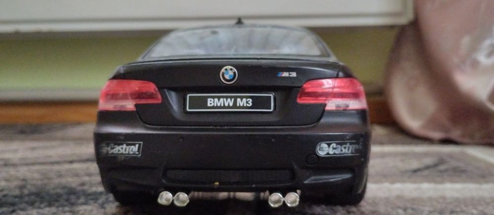 Машинка на пульті бмв м3