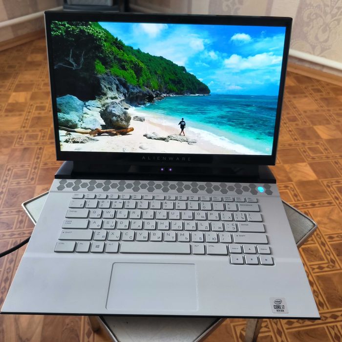 Alienware m15 R3 4k OLED, I7, RTX2070
