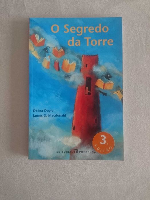 Livro - O Segredo da Torre - Debra Doyle - NOVO