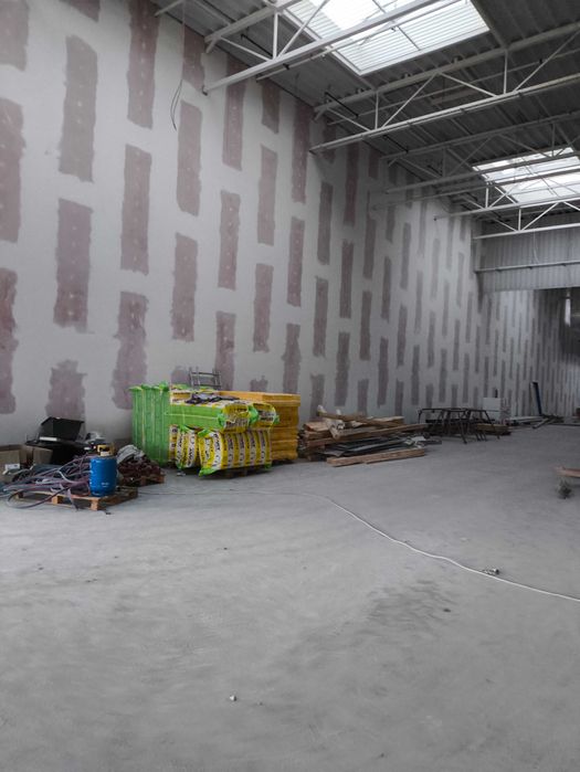 Remonty. Armstrong. Montaż suchej zabudowy, karton gipsu.