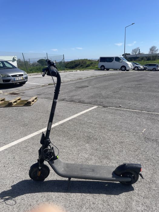 Trotinete eletrica ninebot,anda a 20km/h,desbloqueada anda a 30km/h
