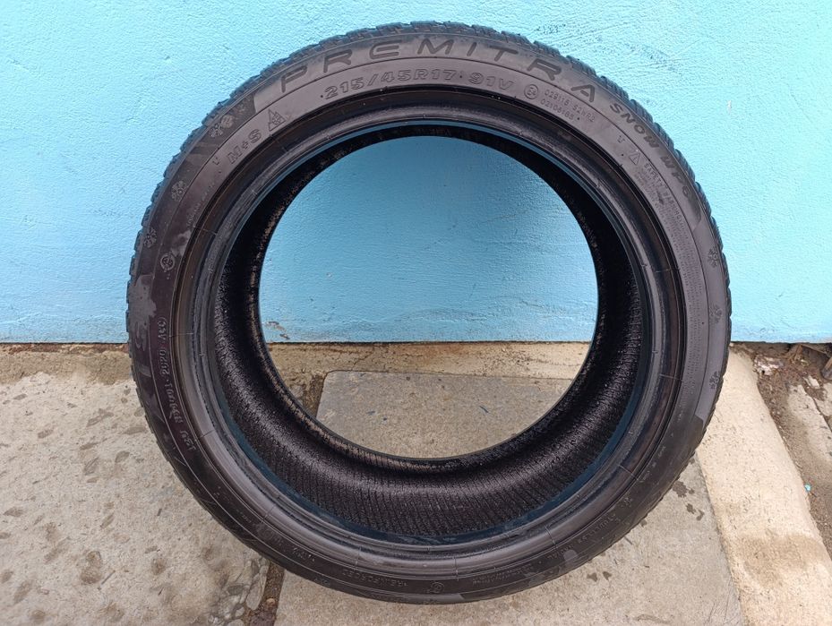 Зимня резина Maxxis Premita 215 45 17