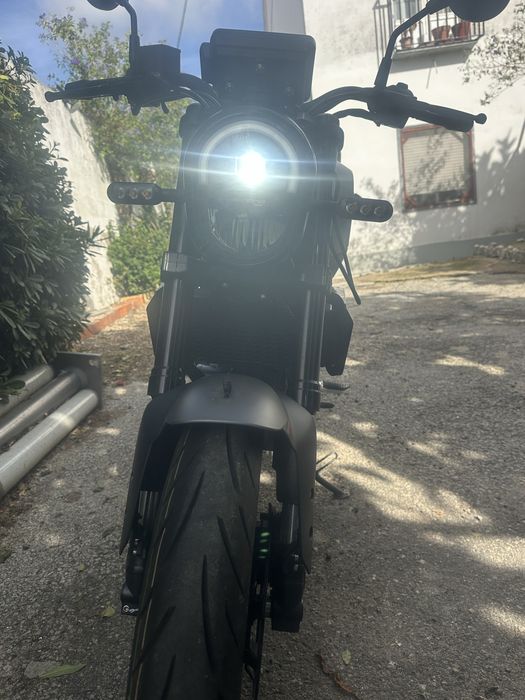 Moto Benelli Leoncino 125