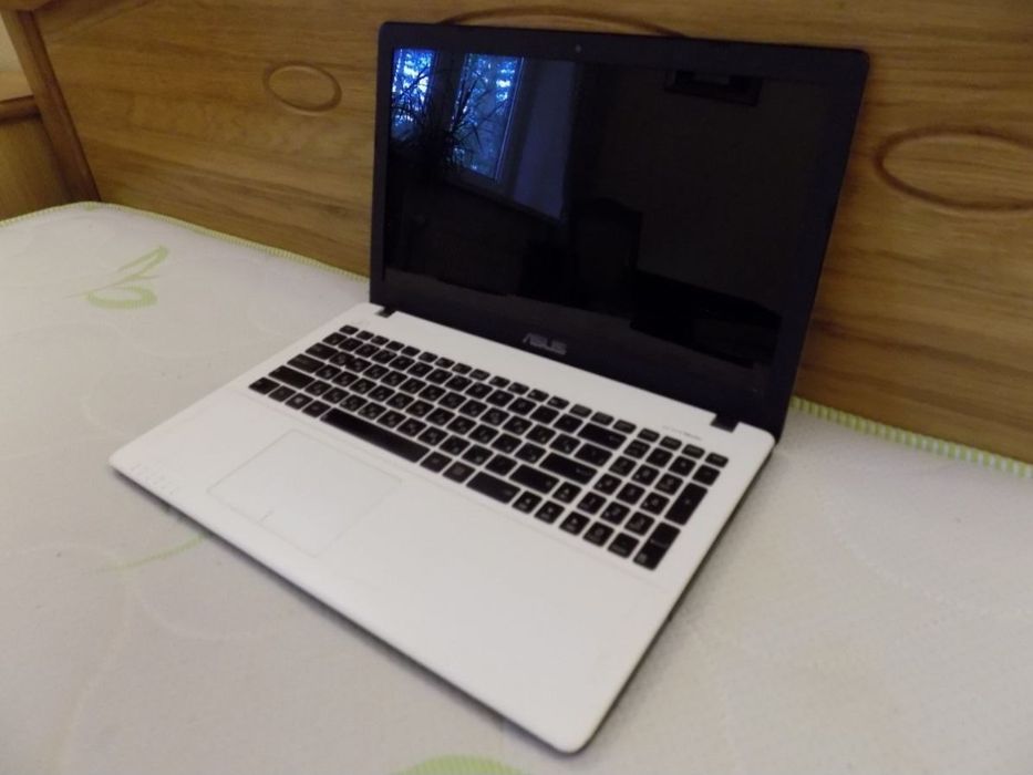 Asus X550CC у доброму стані