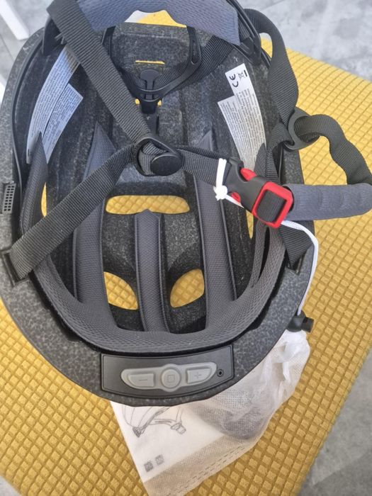 Kask rowerowy multimedialny