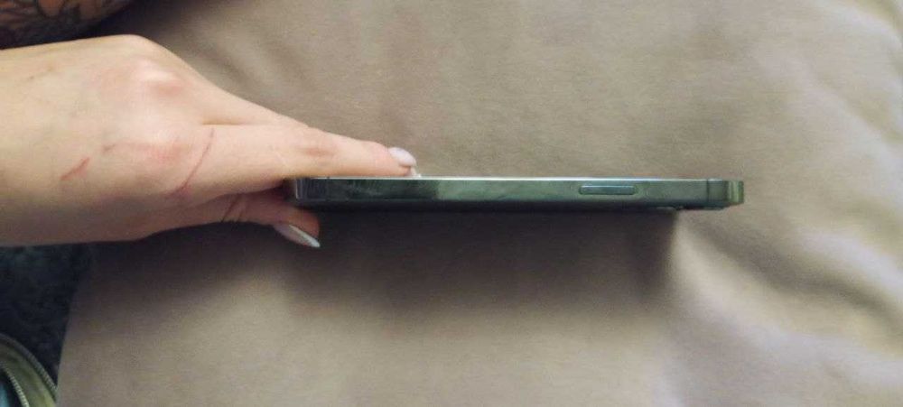 iphone 12 pro на 256 гб в хорошому стані