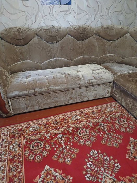 Продам диван угловой