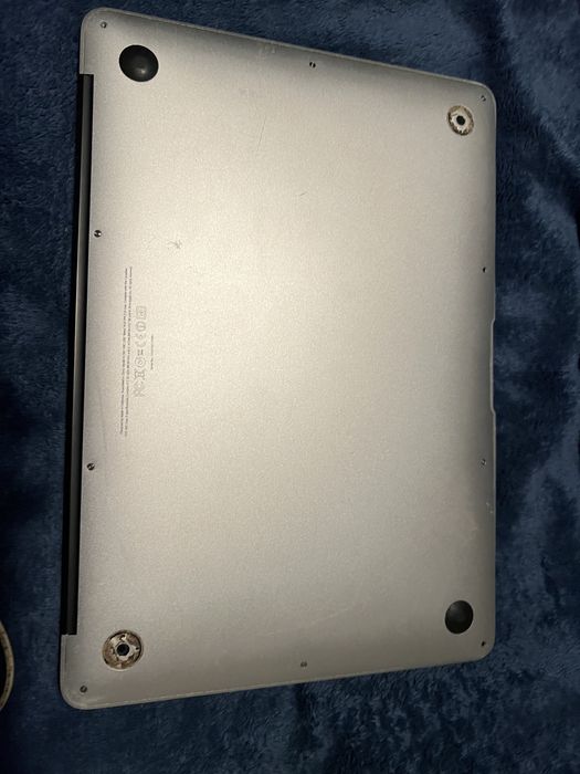 Apple MacBook Air 13", A1369, Late 2010 com carregador para peças