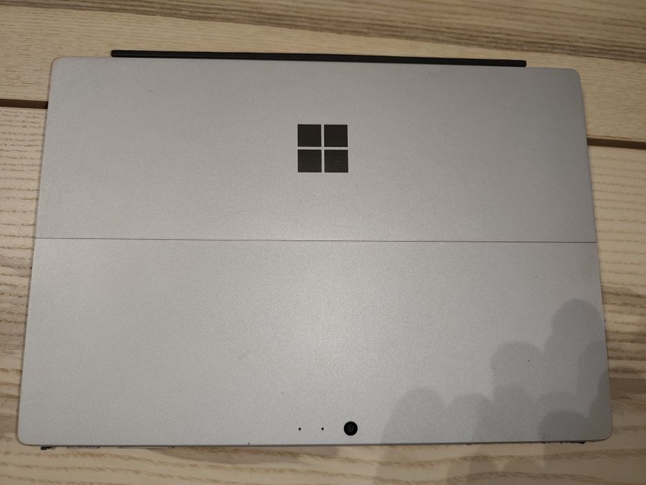 Microsoft Surface Pro 6  Core i7, 16GB de RAM e 512GB