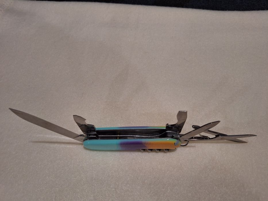 Ніж VICTORINOX  Companion "Sydney Style"