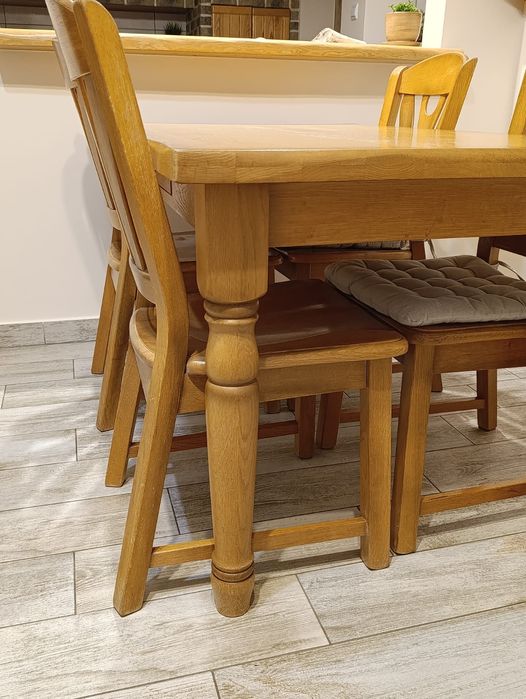 Stół dębowy + cztery krzesła