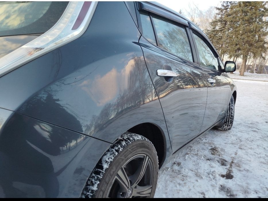 Продам Nissan leaf