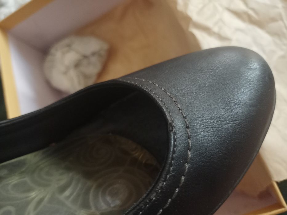 Buty na obcasie roz 39 Clara Barson CCC czarne półbuty