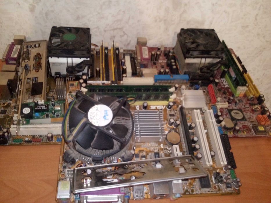 Комплект материнская плата процессор 2 ядра 3-4Гб ОЗУ