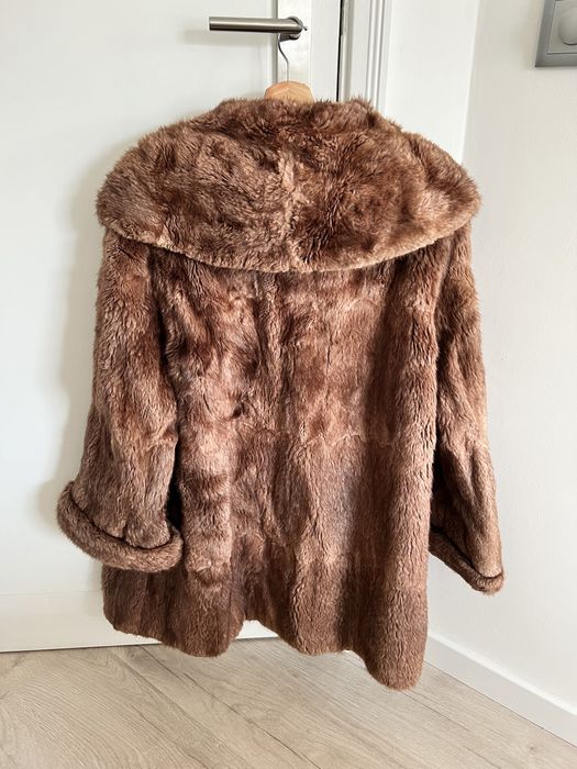 Sobretudo/ casaco de inverno em pele castanho