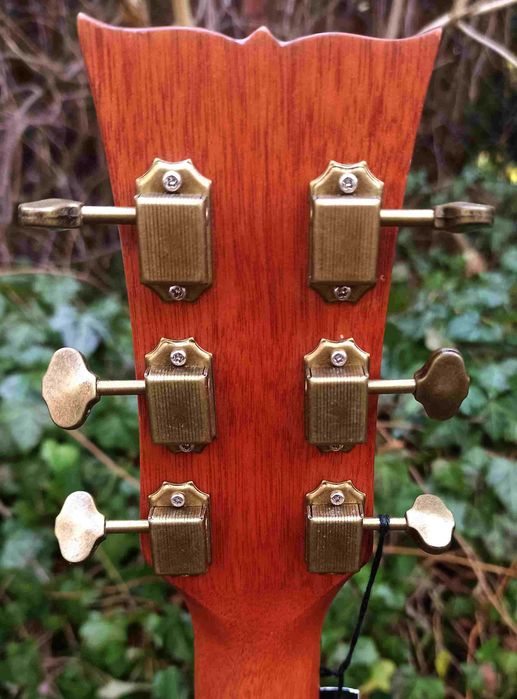 Nowa gitara akustyczna Barcelona B1007W