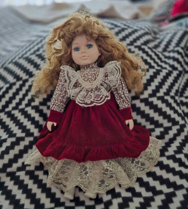 Bonecas de porcelana