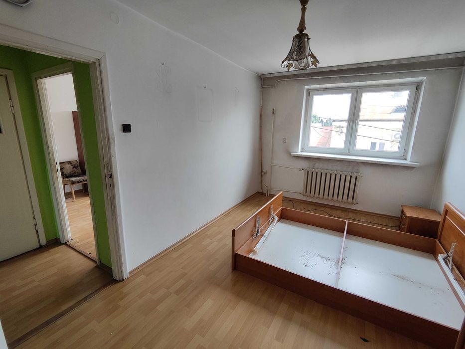 Sprzedam mieszkanie w Staszowie - 60 m², 3 pokoje + piwnica - Widok 2