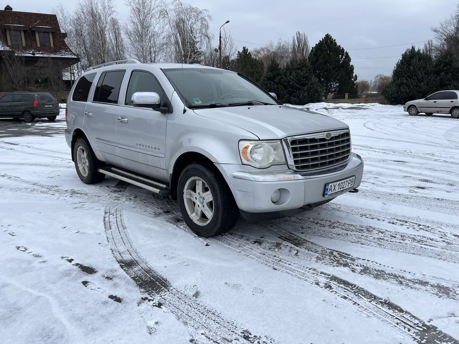 Chrysler Aspen рамный полный привод 8мест