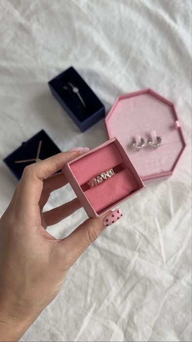 Прикраси Swarovski